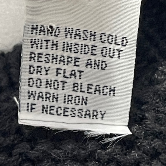 Croft & Borrow Snowflakes Hand Knitted Button Front Sweater Vest Novelty Winter - Picture 8 of 8